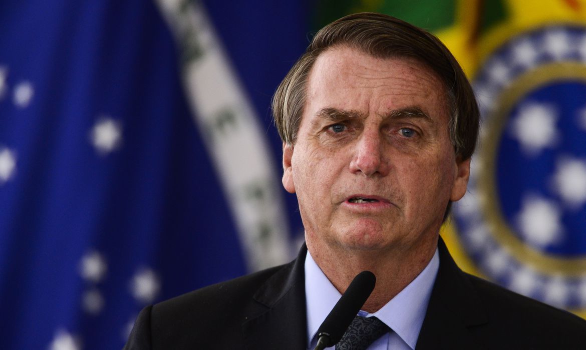 Mendonça trava inquéritos que incomodam Bolsonaro