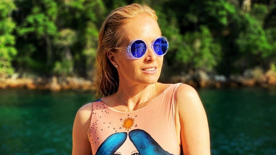 Angélica arrecada R$19 mil após bazar com roupas de luxo