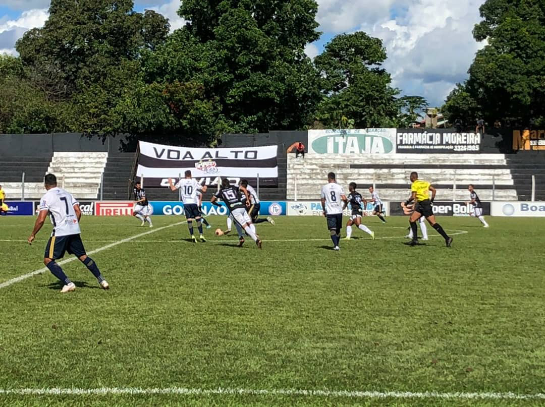 Aparecidense vence a primeira, com goleada fora de casa