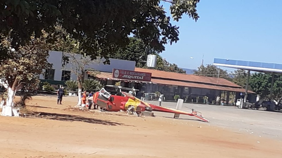 Helicóptero do Corpo de Bombeiros cai enquanto atendia vítima de infarto, em Minas Gerais