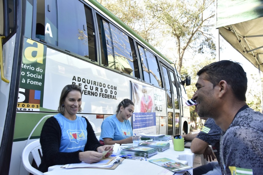 Assistência Social Itinerante leva atendimentos aos acolhidos da Associação Lapidando Tesouros
