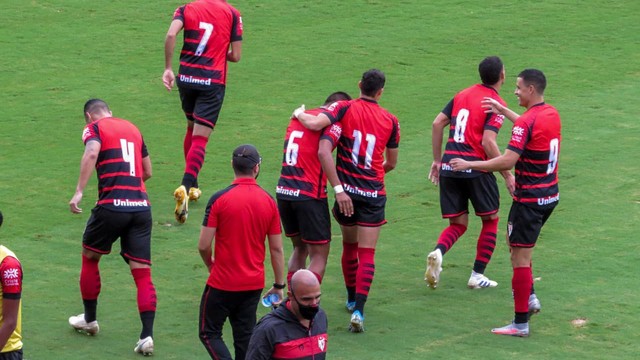 Atlético Goianiense vence fácil o Anápolis em casa