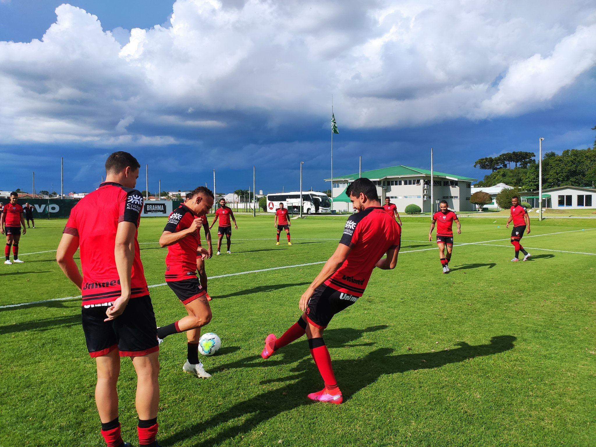 Atlético Goianiense busca reforçar elenco para a temporada 2021