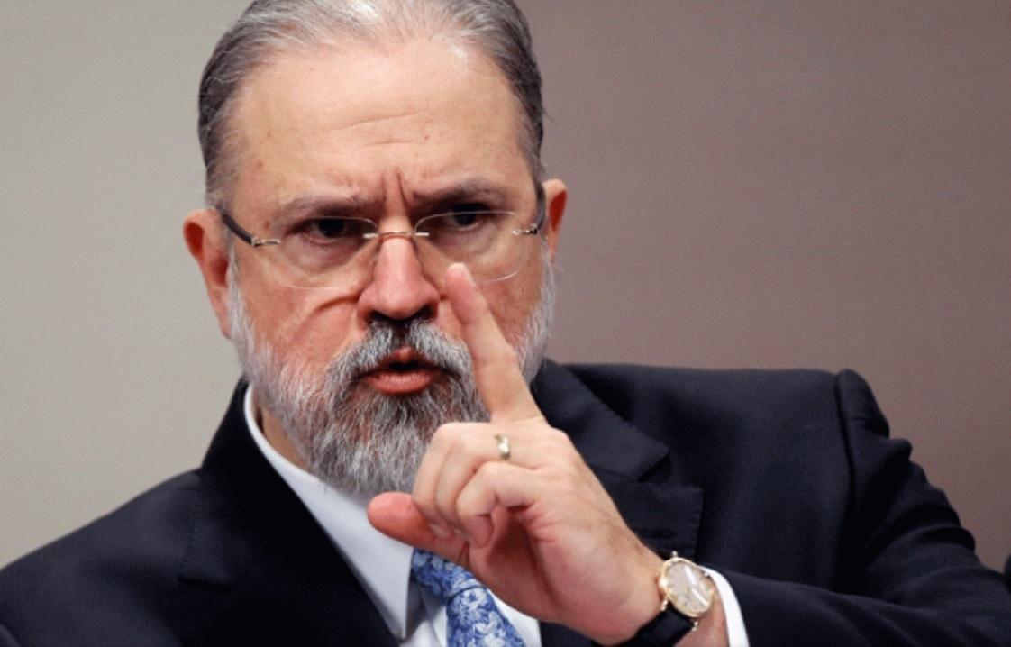 Aras cita ‘Estado de Defesa’ e competência do Congresso sobre análise impeachment