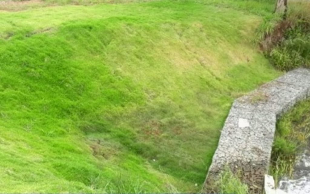 Barragem com risco de rompimento é vistoriada em fazenda de Caldazinha