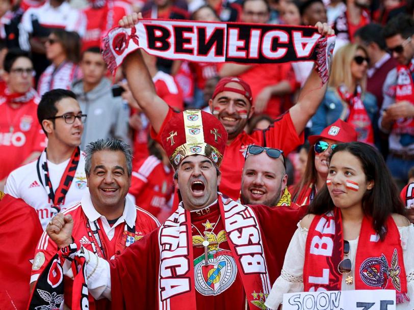 Liga Europa tem Arsenal x Benfica e Milan x Estrela Vermelha no mata-mata