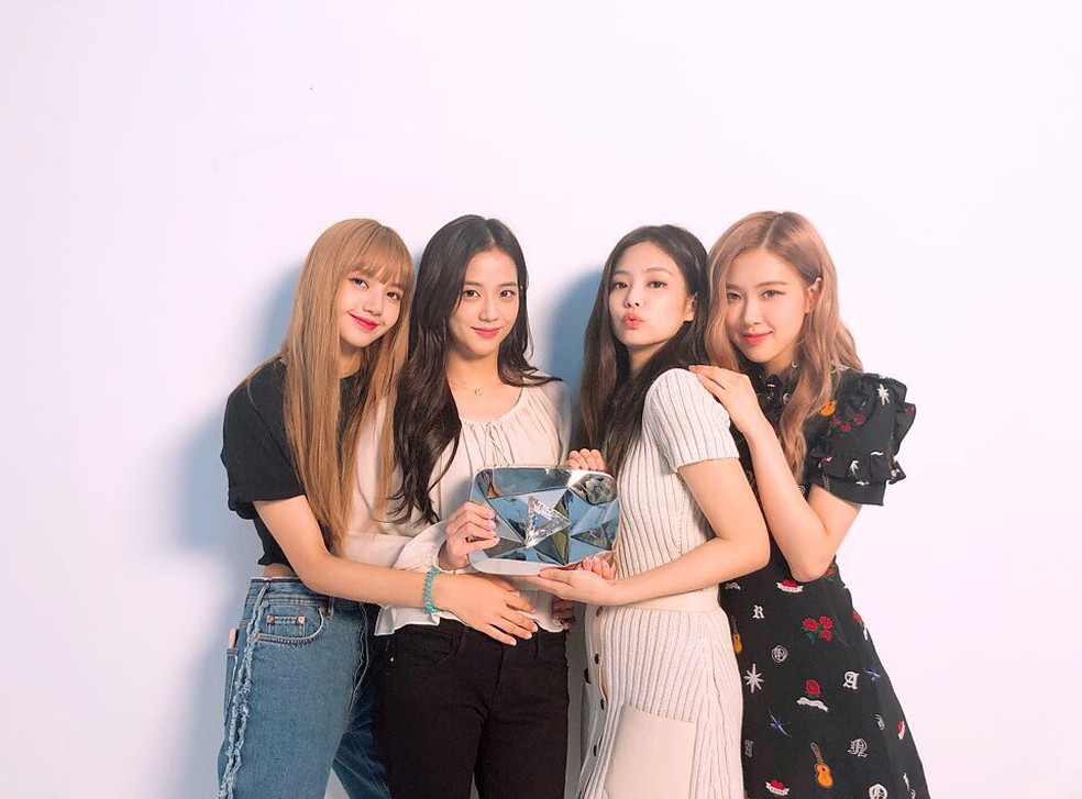 Grupo Blackpink é criticado após contato com panda