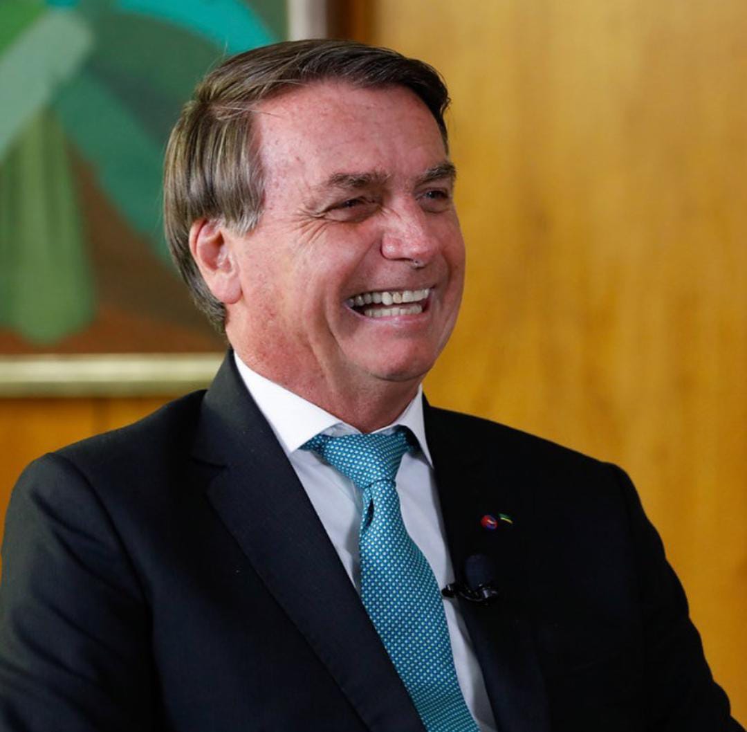 Após veto de Bolsonaro, tributo para importação de absorvente é reduzido