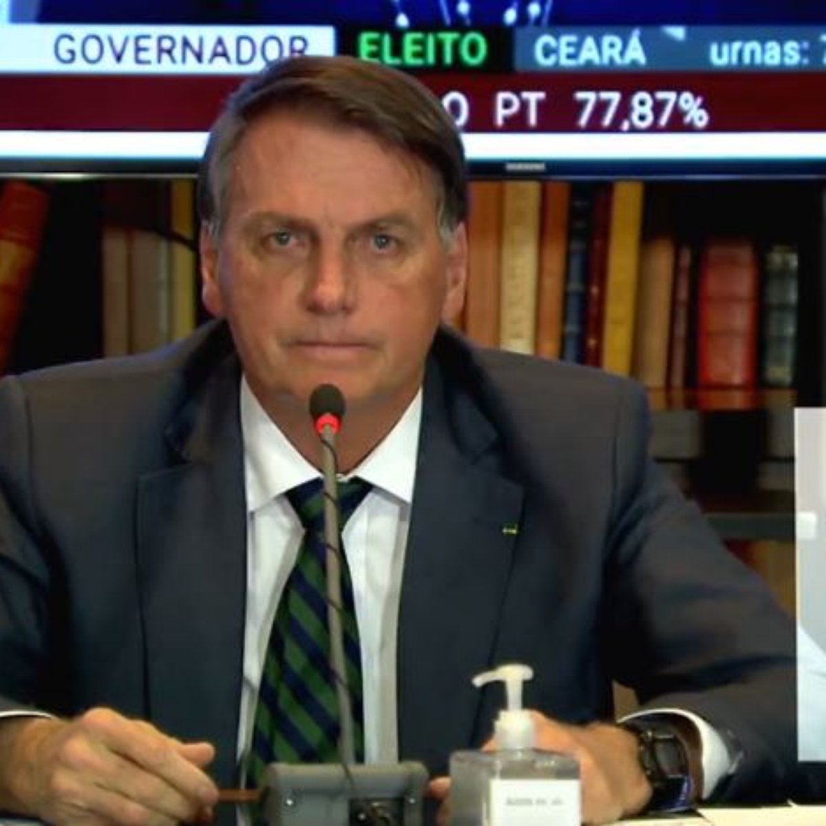 Presidente veta fundo eleitoral de R$ 5,7 bilhões para 2022