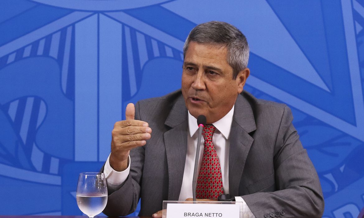 Braga Neto demite os Comandantes do Exército, Marinha e Aeronáutica