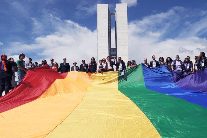 STF retoma hoje julgamento sobre criminalização da homofobia