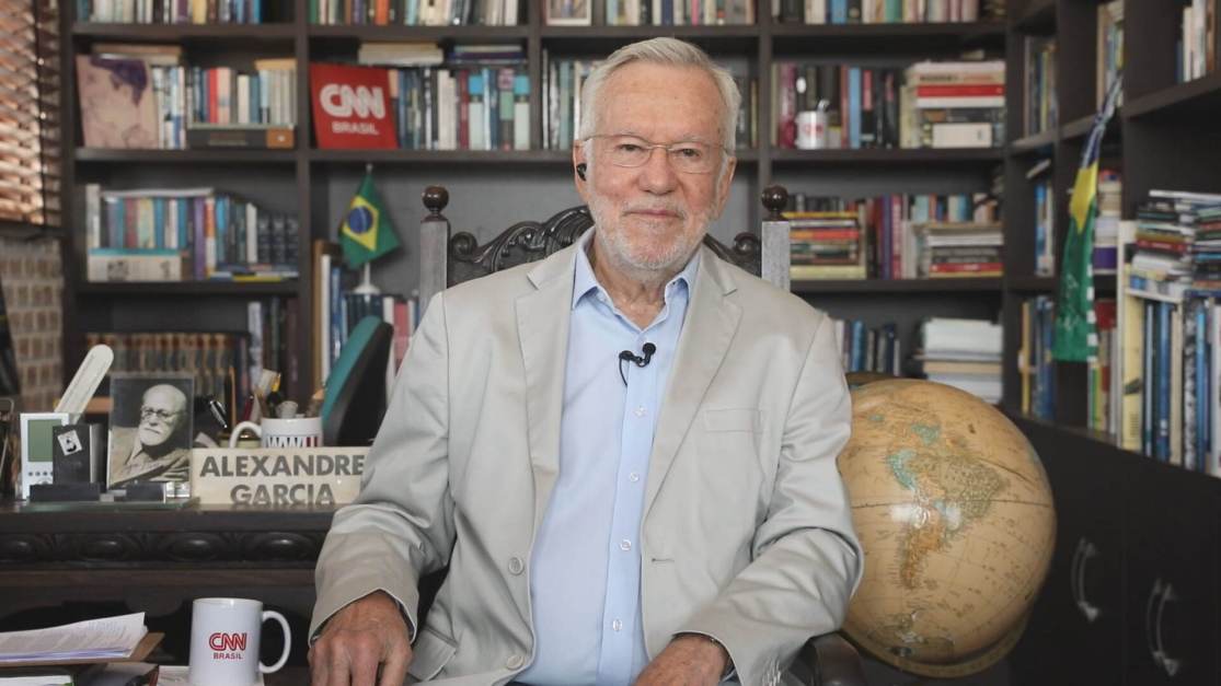 Ao vivo, CNN desmente mais uma fala de Alexandre Garcia sobre a pandemia