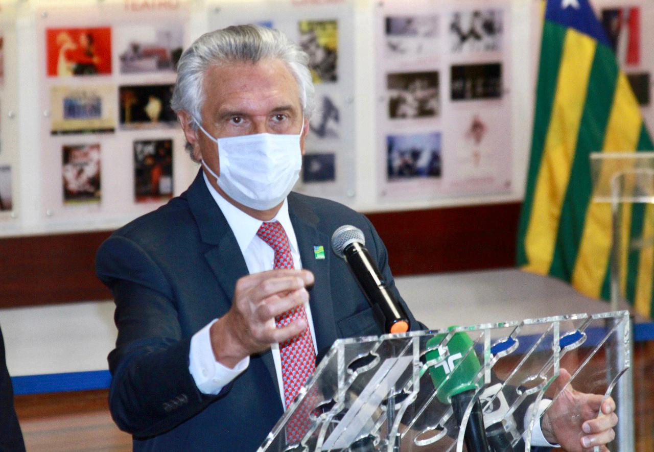 Caiado sanciona lei que obriga distribuição de EPIs a todos os trabalhadores durante pandemia