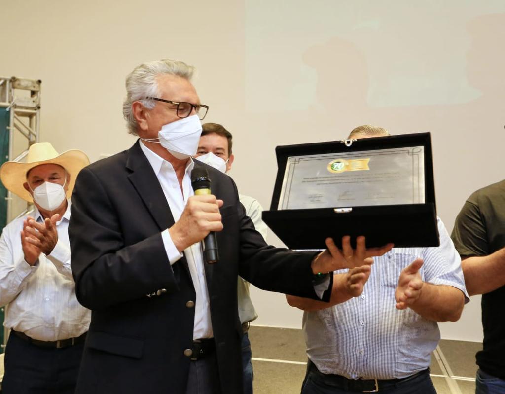 Anápolis: Ronaldo Caiado é homenageado por dirigentes sindicais do setor agropecuário