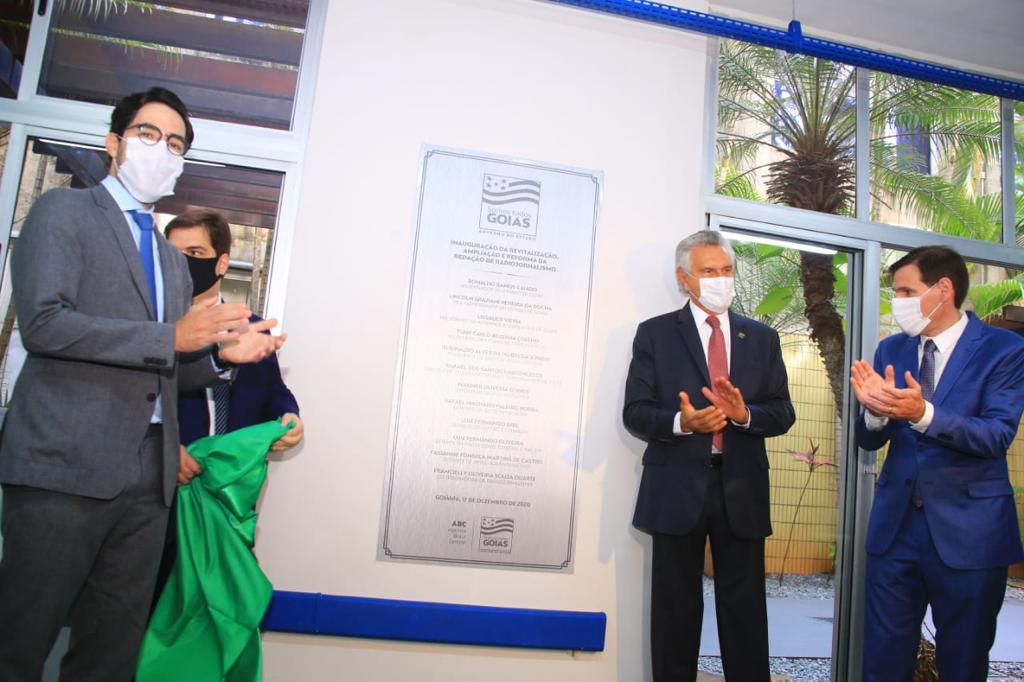 Caiado inaugura novos estúdio e redação da Rádio Brasil Central (RBC)