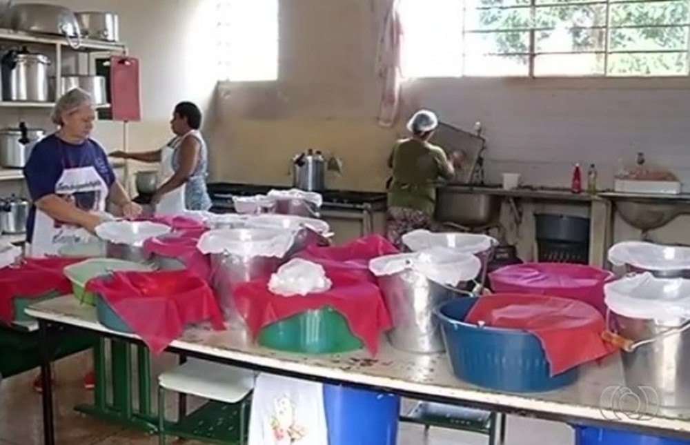 Governo repassa dinheiro da merenda escolar para alunos