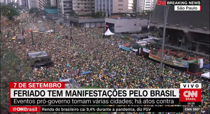 Em SP, Bolsonaro critica decisões de prefeitos e governadores na pandemia