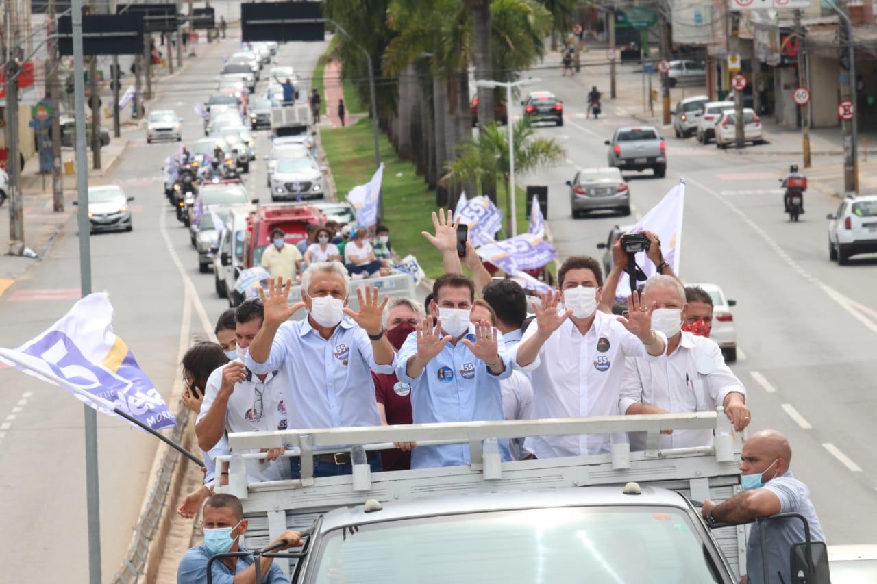 Vanderlan e Caiado protagonizam maior carreata de campanha