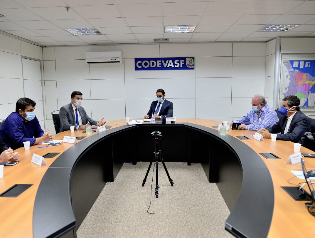 Governo de Goiás e Codevasf assinam ordem de serviço para construção de 54 pontes em rodovias estaduais