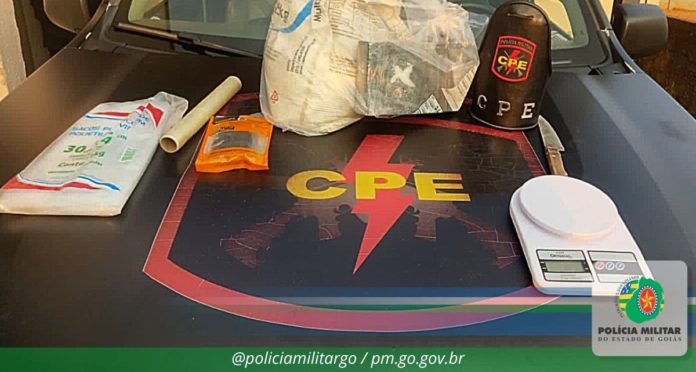 Homem é preso com cocaína e insumos avaliados em R$ 70 mil