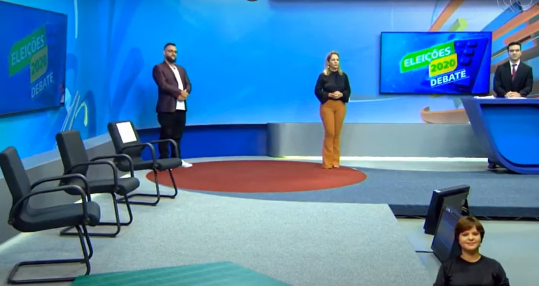 Candidatos cobram ausência de Gustavo Mendanha em debate