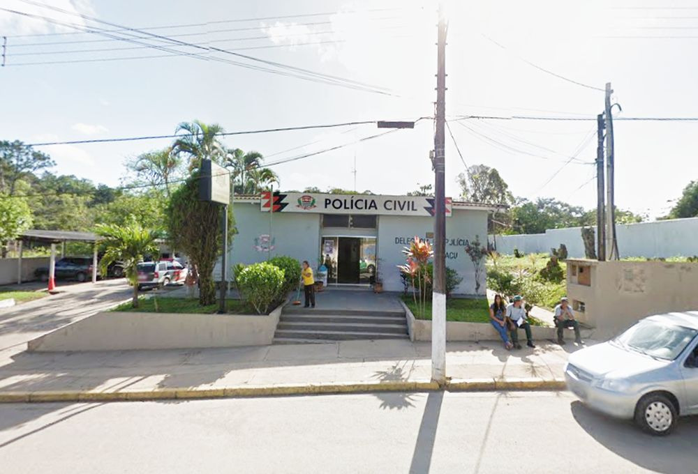 Mulher encontra fotos das filhas sendo estupradas no celular do marido