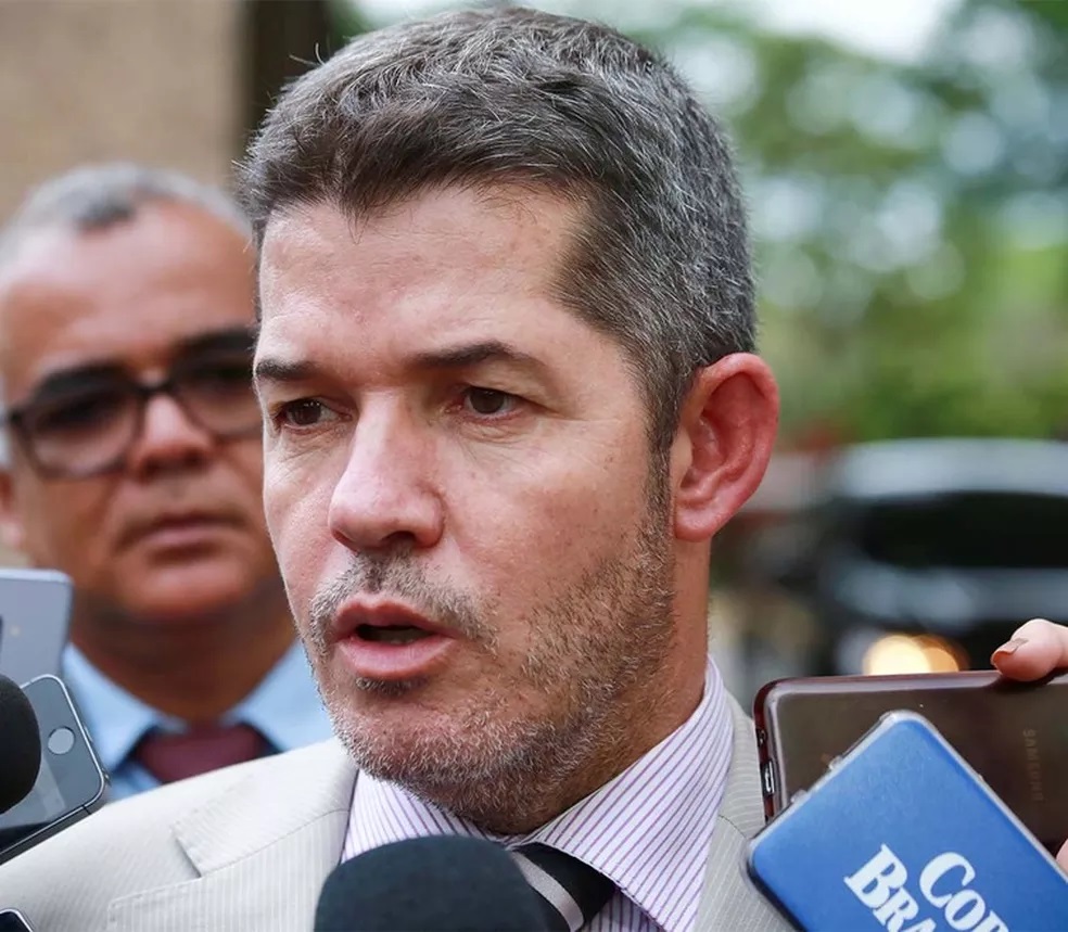 Justiça retira vídeo com ataques ao Delegado Waldir