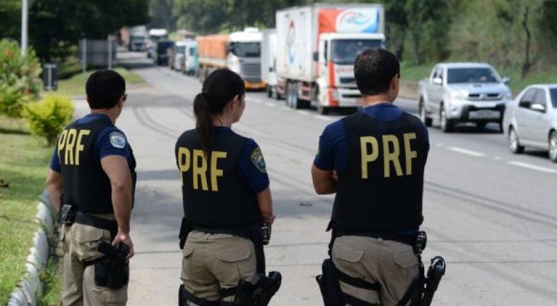 Homem é preso suspeito de cobrar ‘pedágio’ para liberar motoristas na BR-153