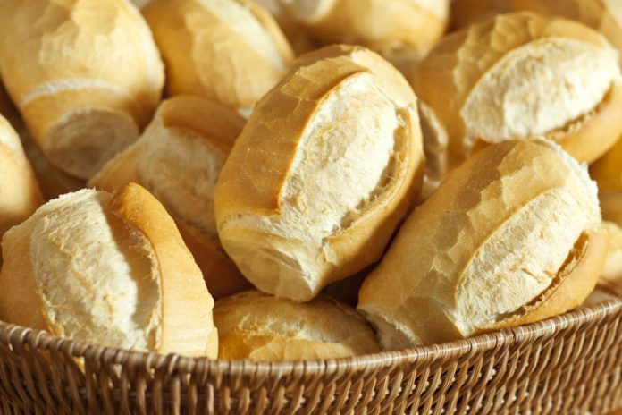 Com a alta inflação, diversos alimentos estão sumindo da mesa dos brasileiros, como por exemplo, o pão francês