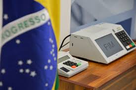 TSE: Cidades do interior lideram denúncias de fake news eleitorais em aplicativo