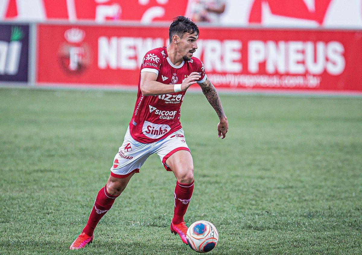 Vila Nova: Arthur Rezende, artilheiro da Série B, espera poder conquistar os primeiros três pontos na competição