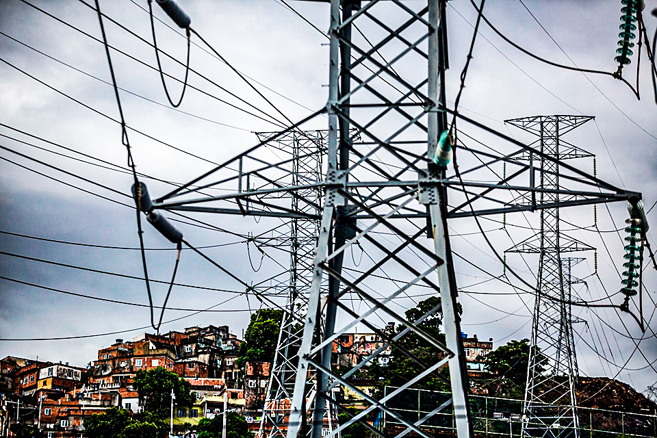 Senado ameaça MP que permite venda da Eletrobras