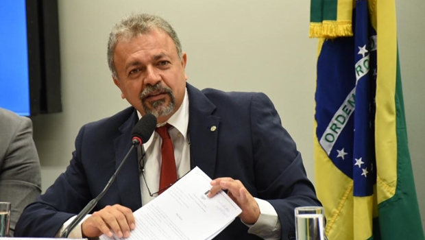 Elias Vaz: apuracao de compras de proteses penianas para Exercito