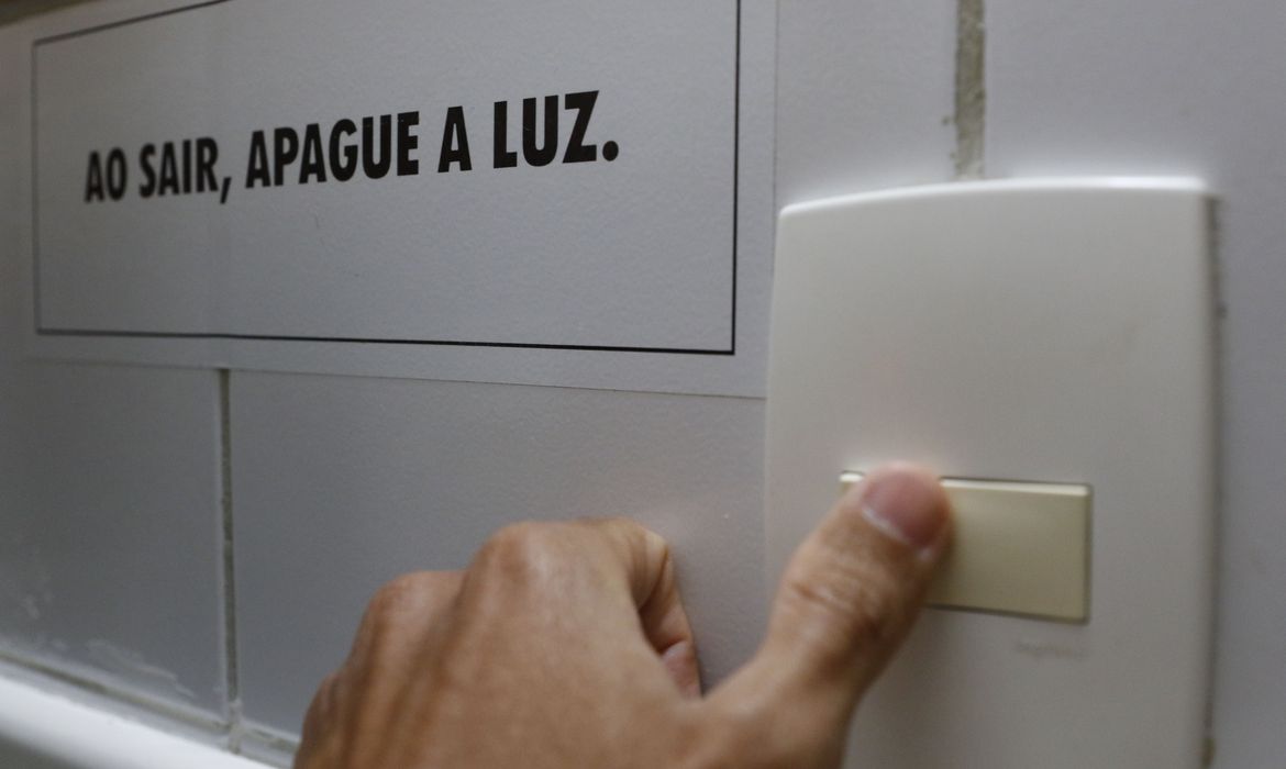 Setor elétrico lança campanha contra o desperdício de energia