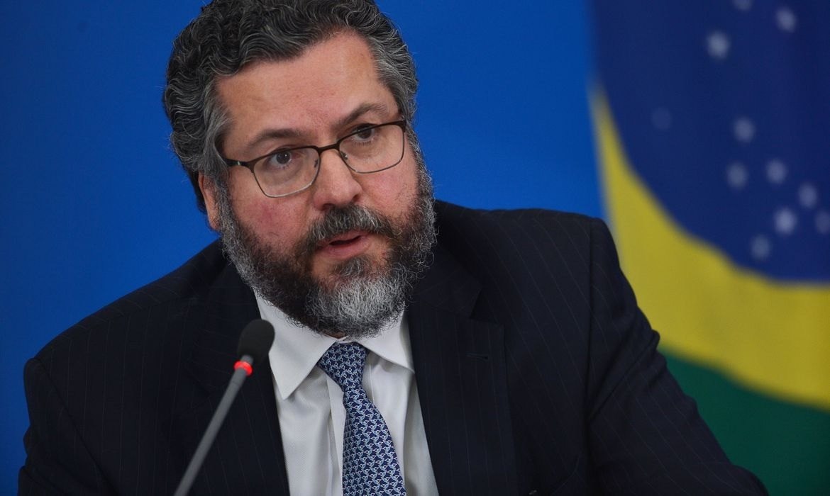 Governo federal publica troca de titulares de seis ministérios