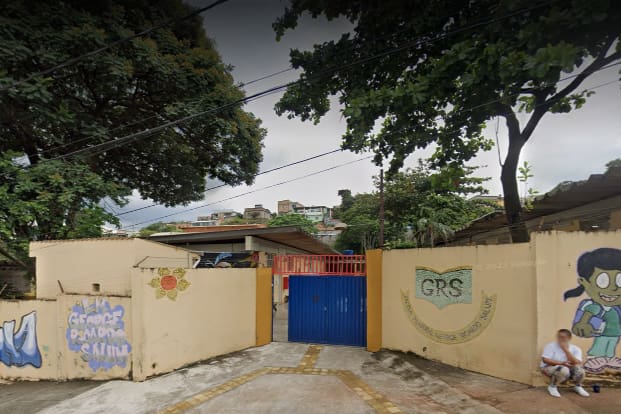 Professor que afirmou 'namorar' aluna de 10 anos é preso, em BH