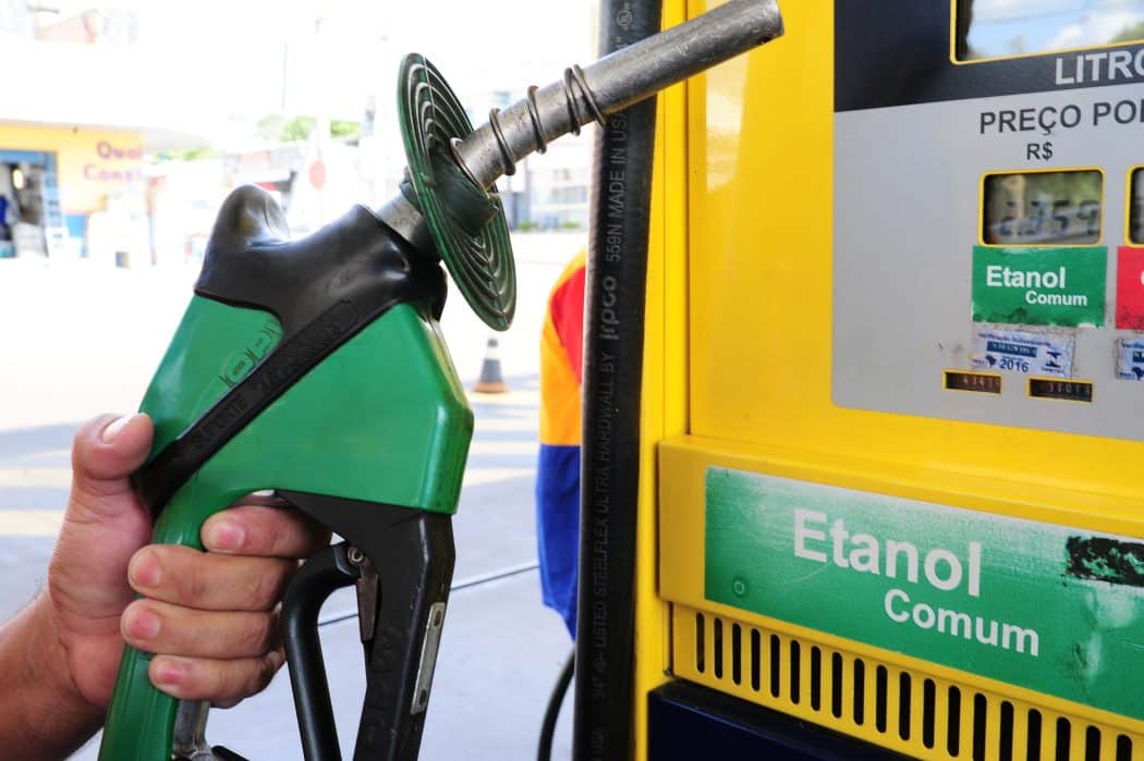 Etanol/ANP: preço cai em 20 Estados e no DF na semana; média Nacional recua 0,32%