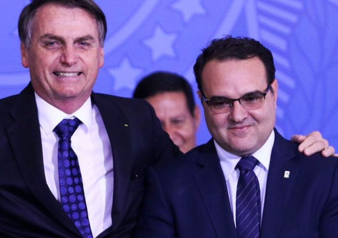 Bolsonaro encaminha ao Senado indicação de Jorge Oliveira para vaga no TCU