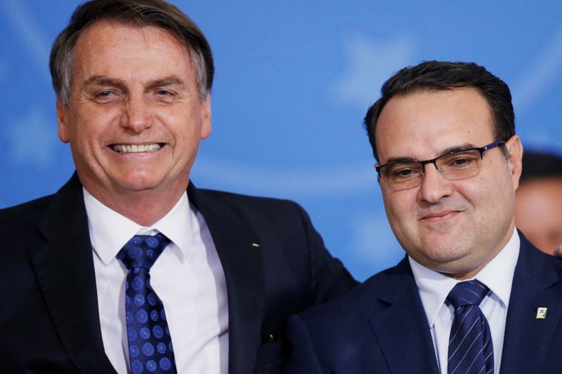Bolsonaro deve indicar o ministro Jorge Oliveira para vaga no TCU