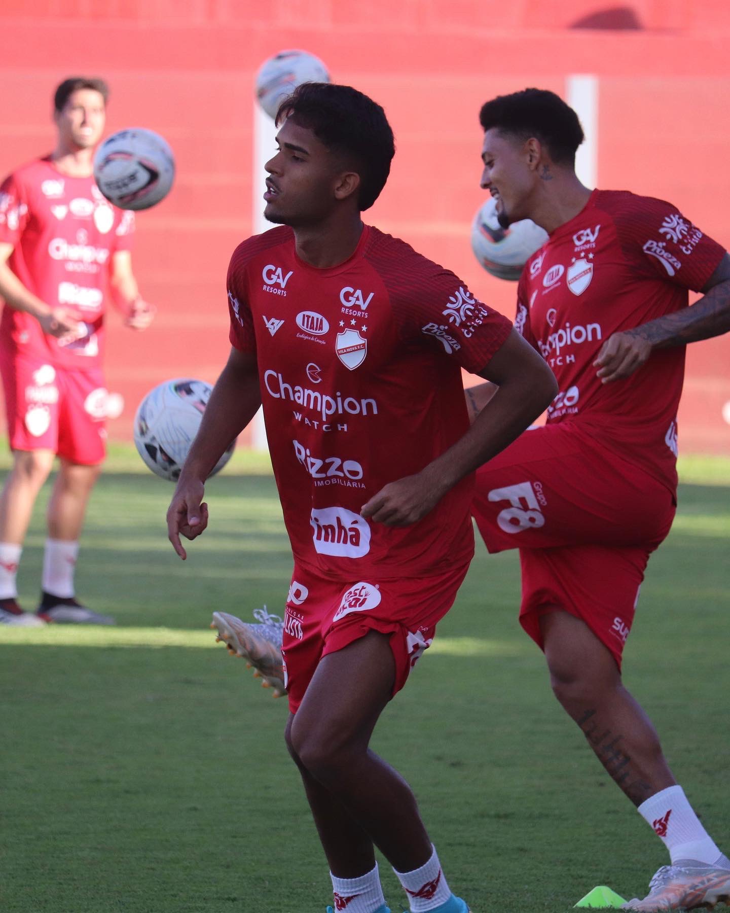 Vila Nova e Sampaio Corrêa se enfrentam pela Série B do Brasileiro