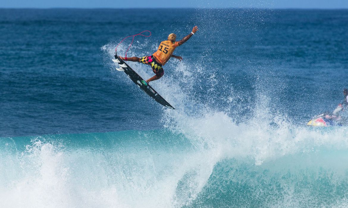 Ítalo Ferreira, Medina, Miguel Pupo e Jadson André vão às oitavas do Pipe Masters