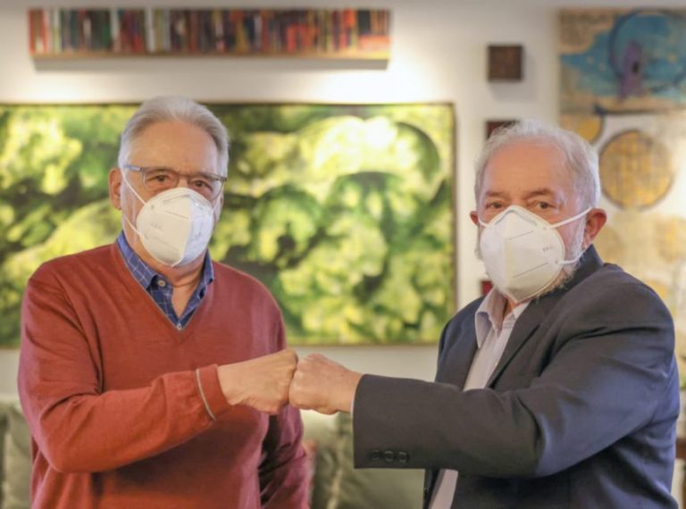 FHC pede “voto pró-democracia”  e lista pautas do petista Lula