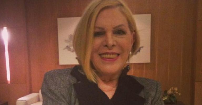 Cantora Vanusa recebe alta hospitalar após 32 dias internada
