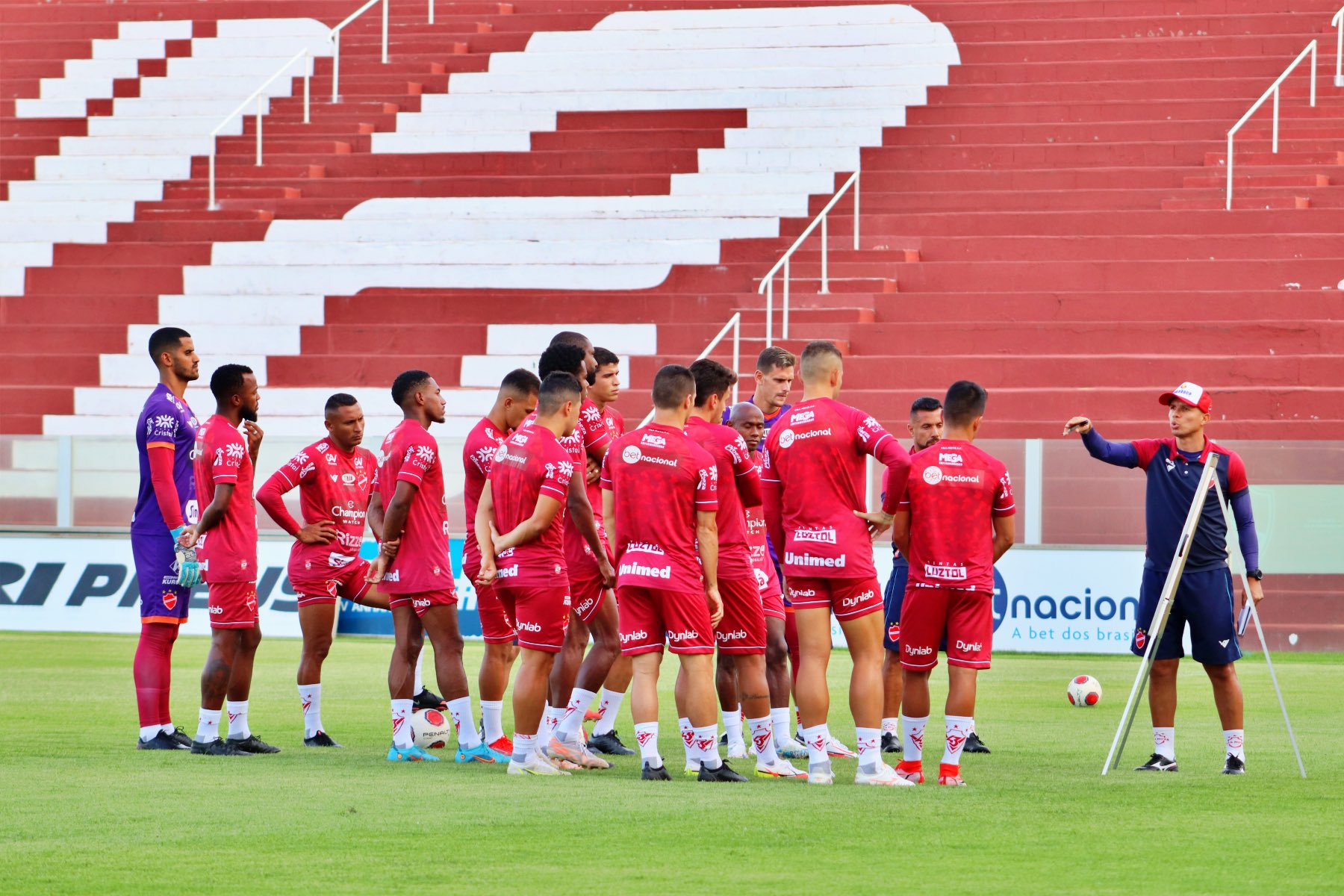 Vila Nova pronto para duelo contra Goianésia pelas quartas de final do Goiano