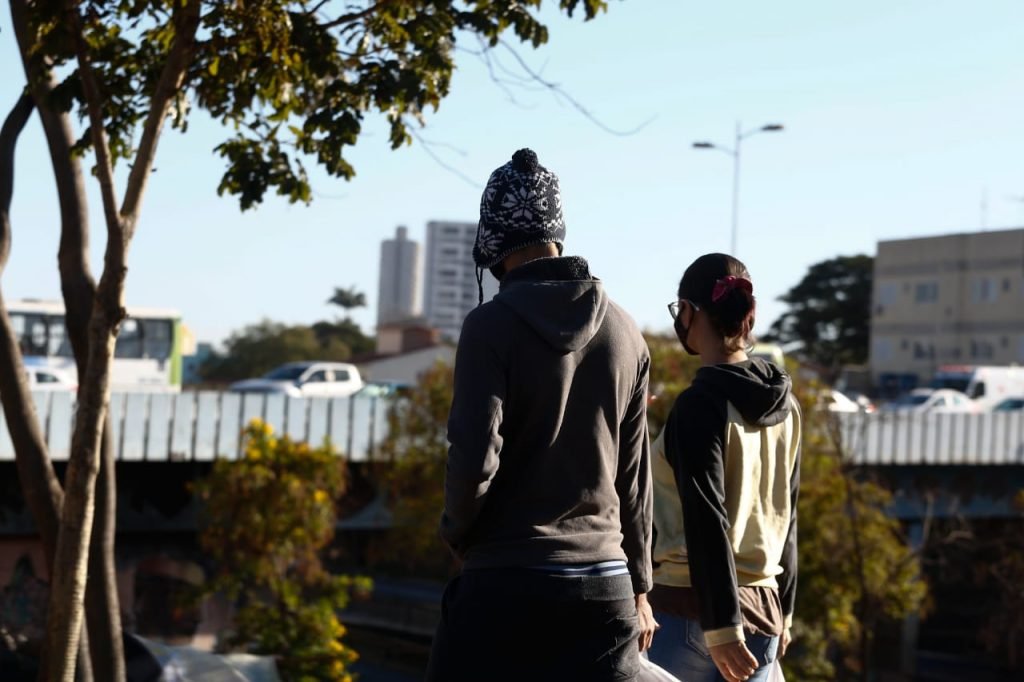 Chegada de massa de ar frio derruba temperaturas em Goiás
