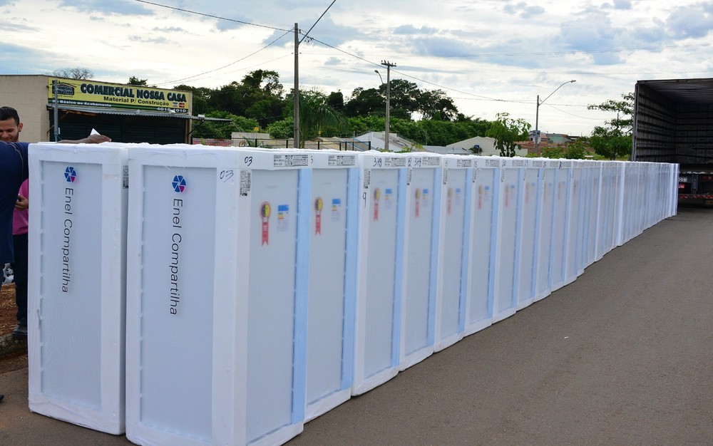 Projeto oferece ar condicionado, geladeiras e freezers pela metade do preço