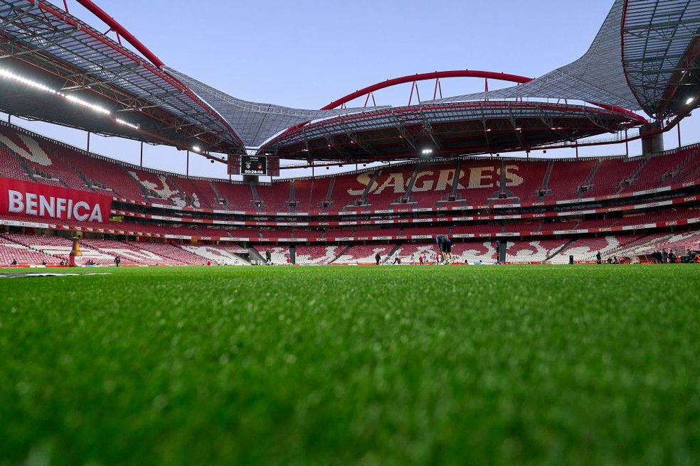 Portugal prevê volta do público aos estádios de futebol a partir de 3 de maio