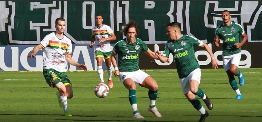Goiás vira o jogo, mas acaba cedendo o empate