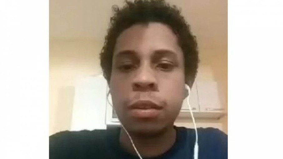 Homem negro é acusado de roubo por lojista
