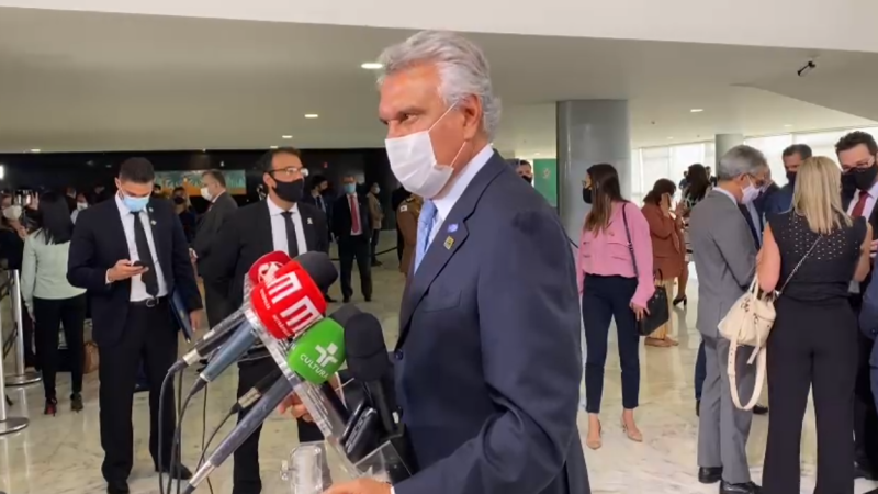 Caiado defende plano nacional de imunização contra Covid-19